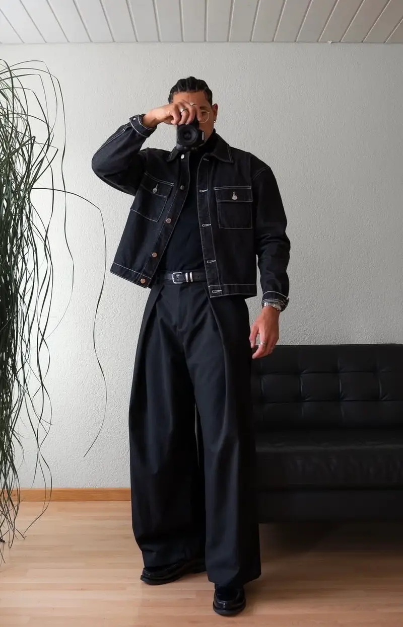 BLACK TRIANGLE PLEATED WIDE LEG PANT 