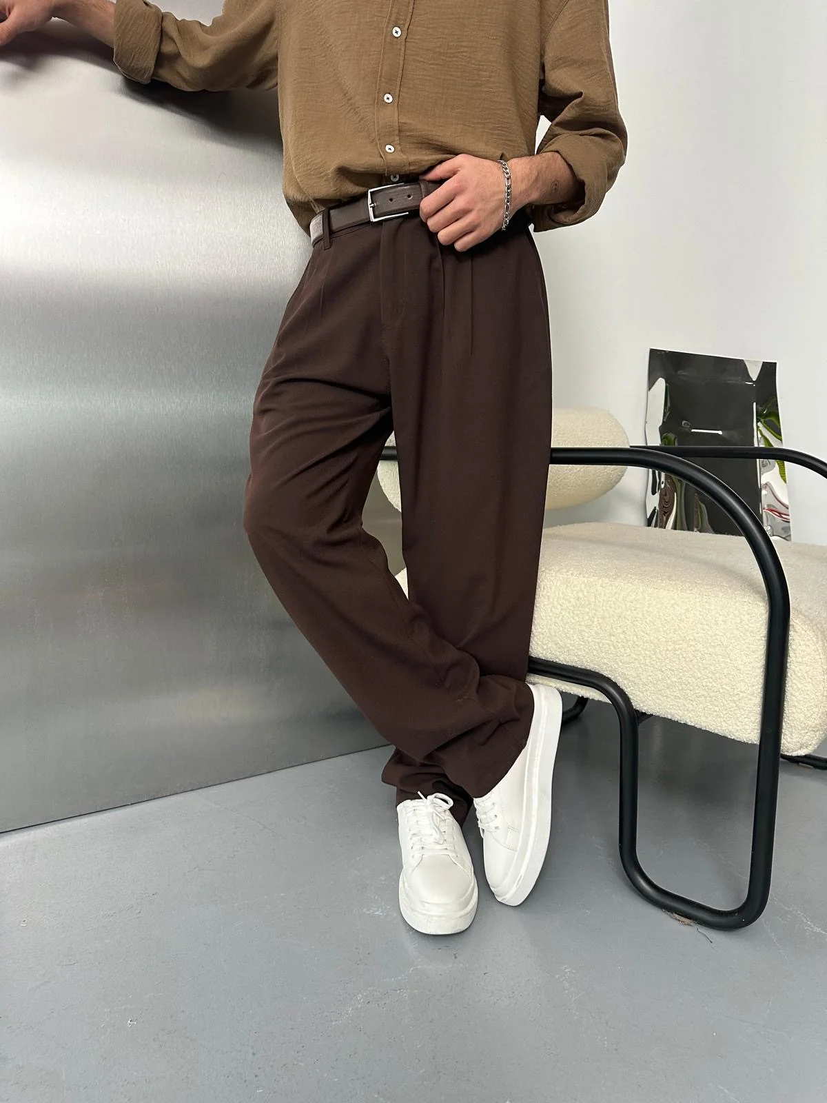 Brown classic baggy trouser