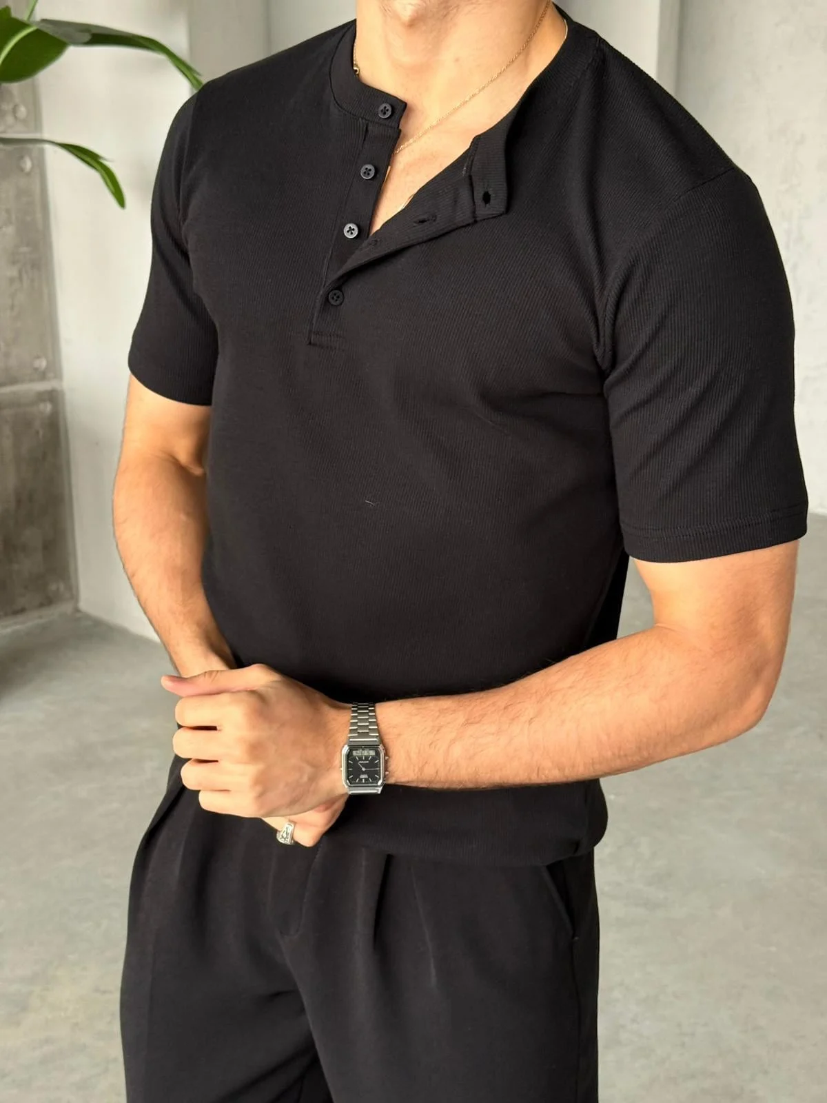 Short sleeves henley shirt