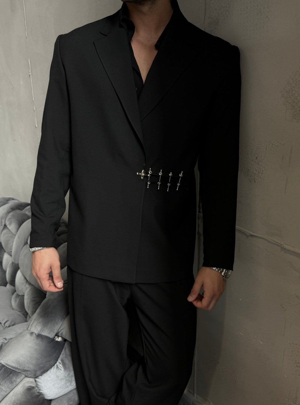 SPECIAL DESIGN OVERSIZE SIDE HOOK DETAILED SUIT