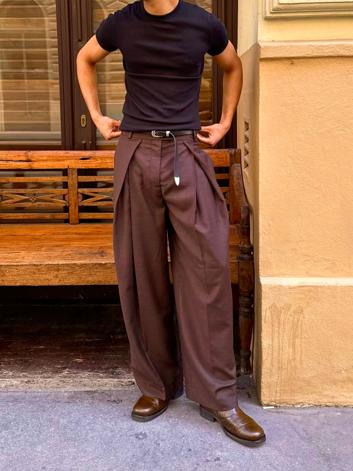 Brown triangle pleated wide leg pant