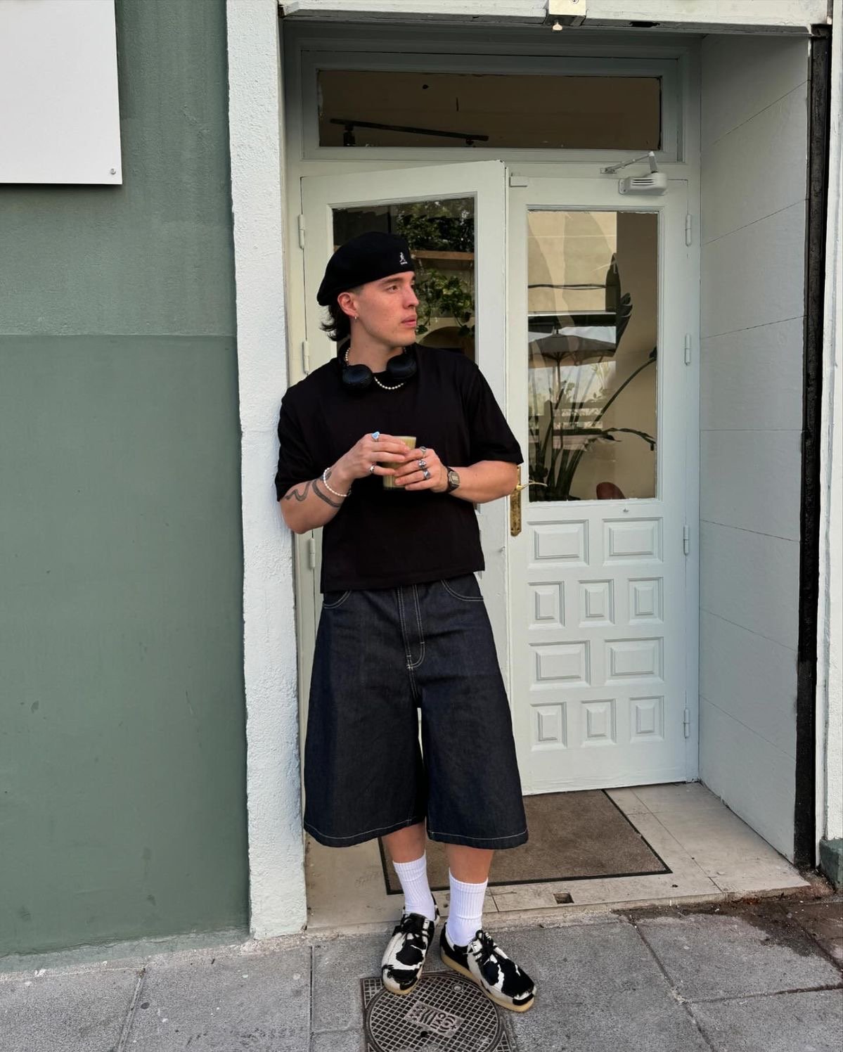 BLACK RAW DENIM JORT